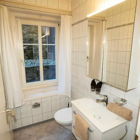 Hartenfels 1 스쿠올